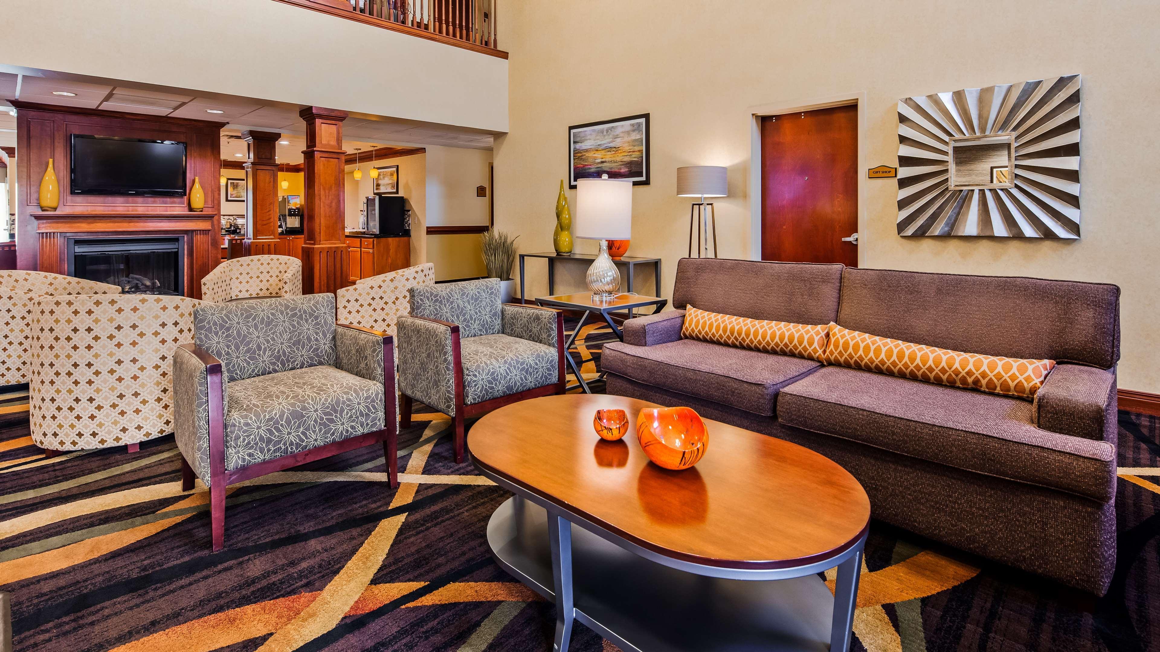 נוקסוויל Best Western Plus Strawberry Inn & Suites מראה חיצוני תמונה