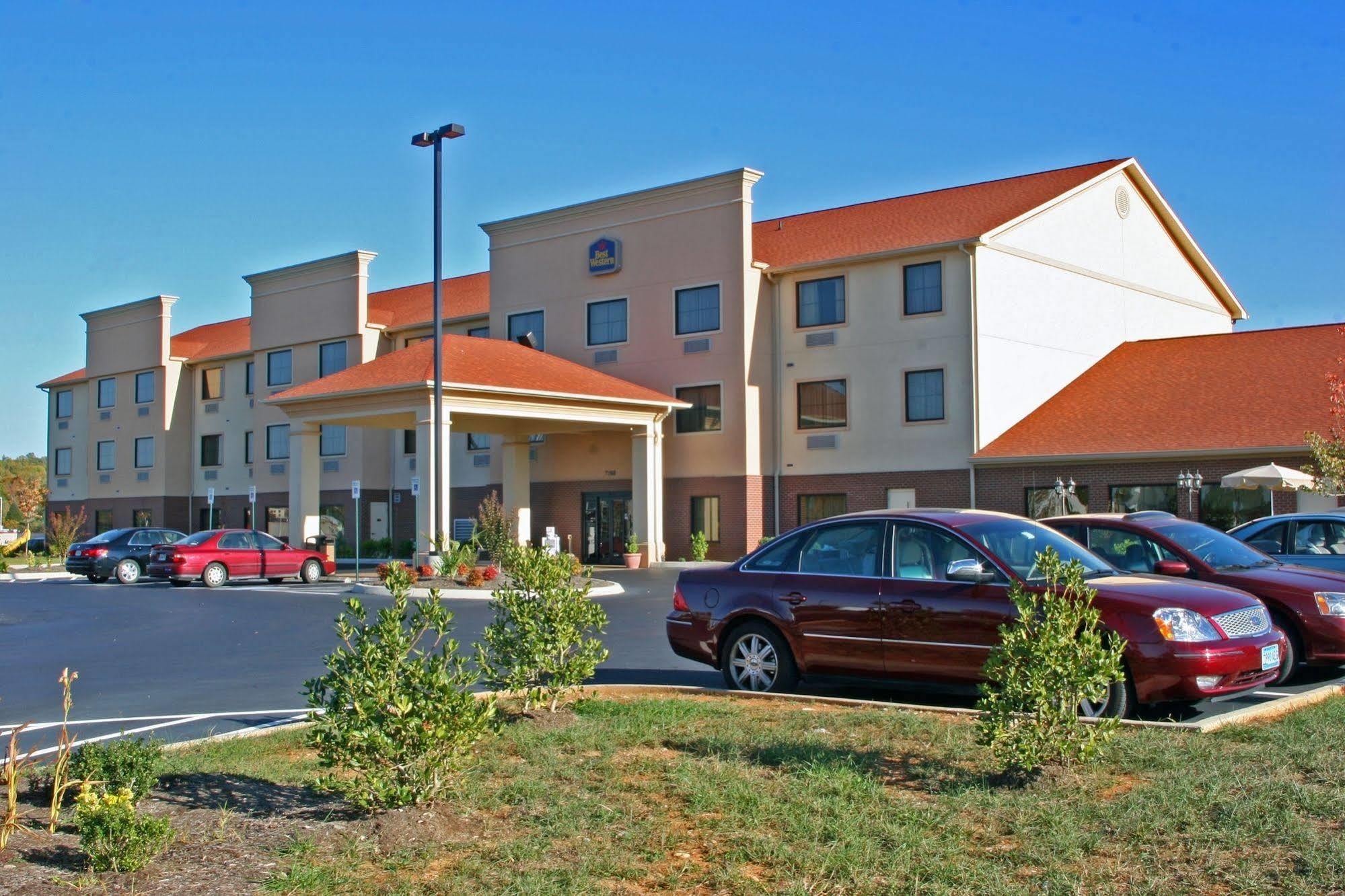 נוקסוויל Best Western Plus Strawberry Inn & Suites מראה חיצוני תמונה