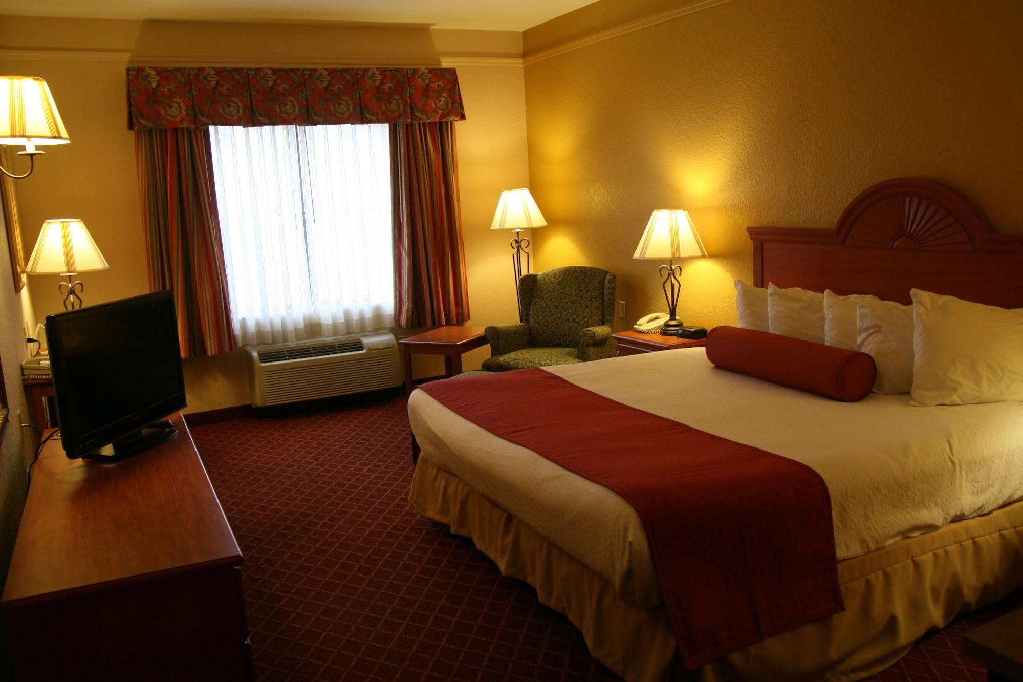 נוקסוויל Best Western Plus Strawberry Inn & Suites מראה חיצוני תמונה